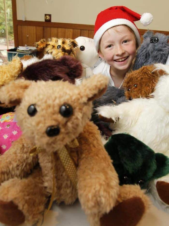 boy-makes-over-800-stuffed-animals-for-sick-children-5829800553b46__700