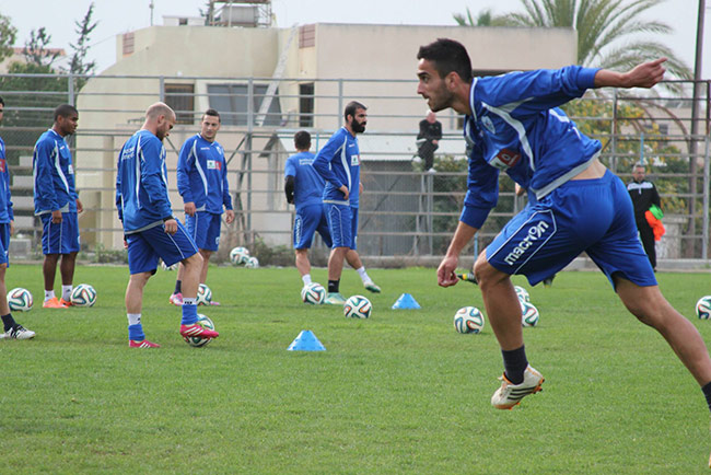 anorthosi-train