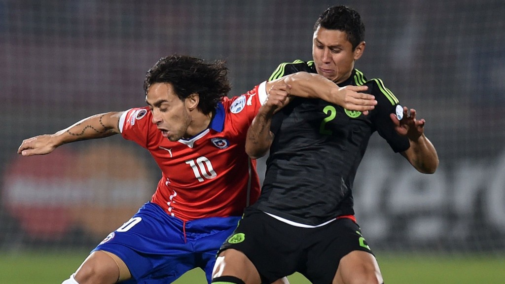 jorge-valdivia-julio-cesar-dominguez-chile-v-mexico_ysgtqpvc5yv41l15rqgsnzase