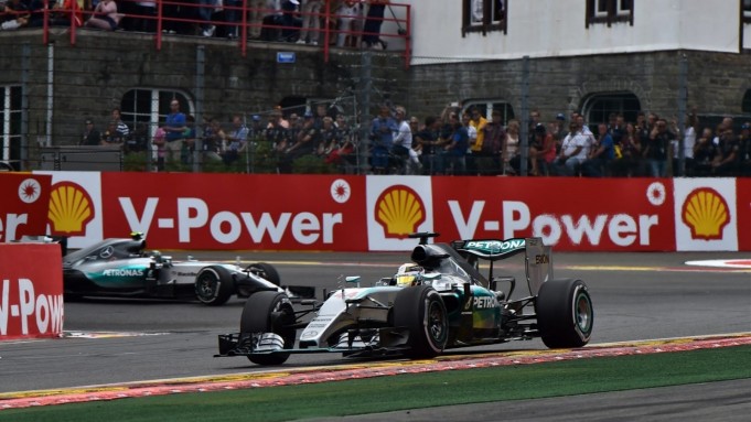 Έσβησαν τέσσερις, νίκη για Χάμιλτον στο Βέλγιο