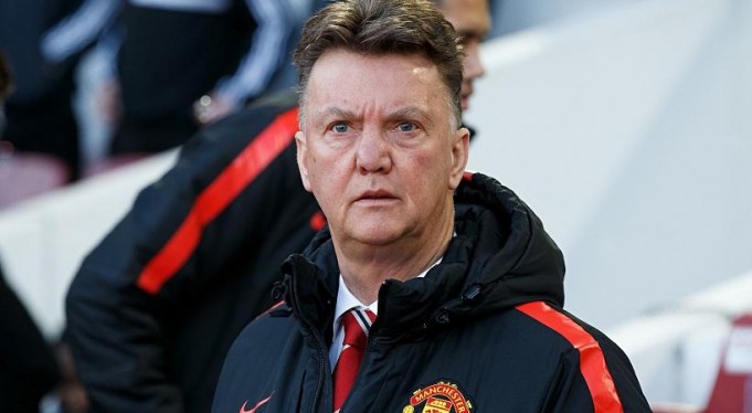 Αστειεύτηκε για τα περί απόλυσης ο Φαν Χάαλ