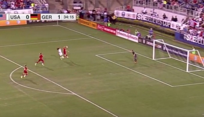 Τρομερό γκολ από την Άλεξ Μόργκαν!