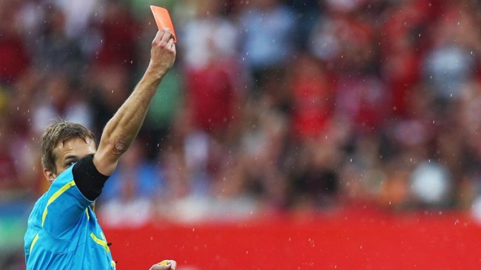 Ποδοσφαιριστής «έφαγε» έξι αγωνιστικές για κράξιμο διαιτητή στο facebook!