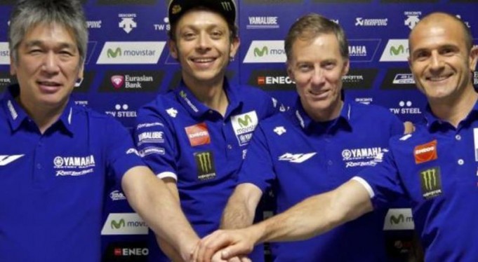Ο Βαλεντίνο Ρόσι ανανέωσε με τη Yamaha!