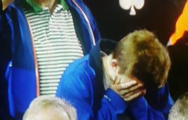 everton-fan-crying