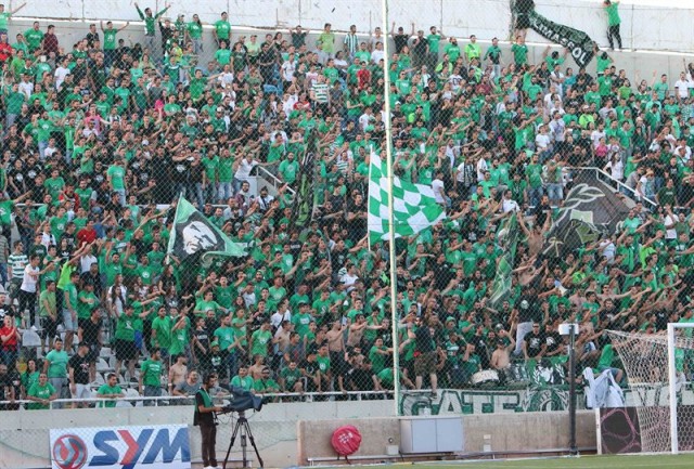 kyp-semifinal2-omonoia-aek-gate9 (39)