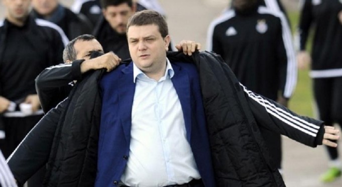 Έδειραν τον γεν. διευθυντή της Πάρτιζαν οι οπαδοί της ομάδας