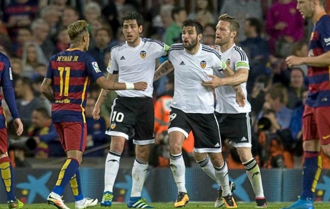 Νεύρα και… χαστούκι Νεϊμάρ στον Μπαραγάν