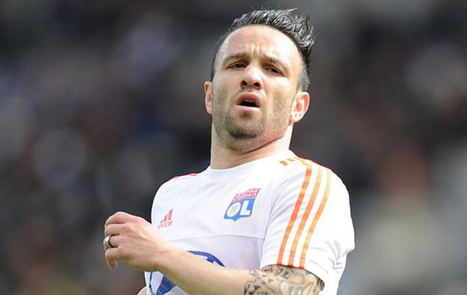 Επεισόδιο με οπαδό στο αεροδρόμιο για Βαλμπουενά!