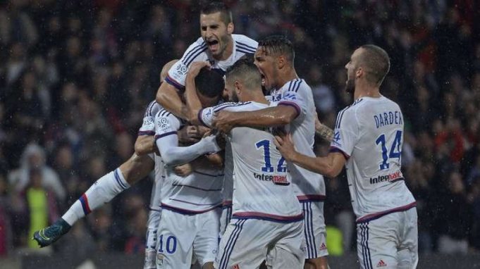 Αγκαλιά με τα… «αστέρια» του Τσάμπιονς Λιγκ η Λυόν