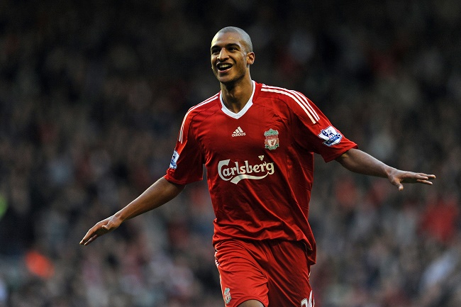 7774521487_david-ngog-sous-le-maillot-de-liverpool-le-25-octobre-2009