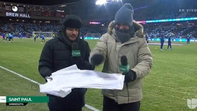 ΗΠΑ – Ονδούρα: Φανέλα κοκκαλωμένη από το κρύο και παίκτες με υποθερμία στους -20 βαθμούς Κελσίου!