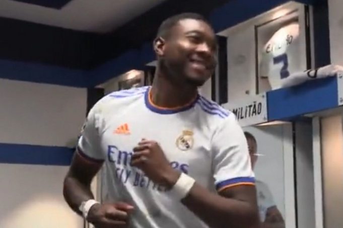 Ρεάλ Μαδρίτης: Ο Αλάμπα χόρευε στα αποδυτήρια την ώρα που οι συμπαίκτες του δεν έκρυβαν την εξάντλησή τους