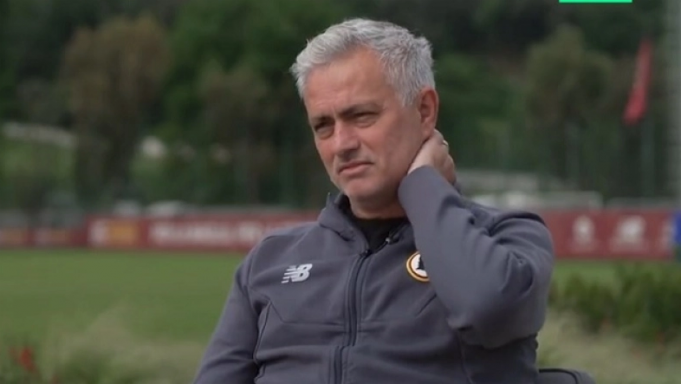 Μουρίνιο: «Πλέον κάνω πλάκα με την πρόκριση στον τελικό και την απόλυση»