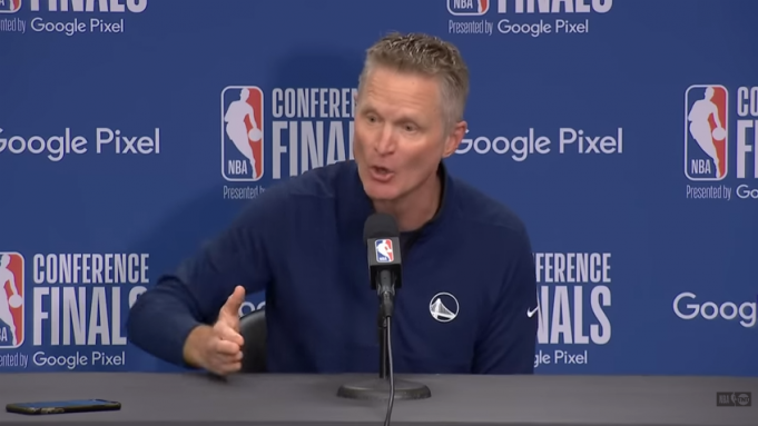 Συγκλόνισε ο Στιβ Κερ φωνάζοντας δακρυσμένος για την δολοφονία 19 παιδιών στο Τέξας