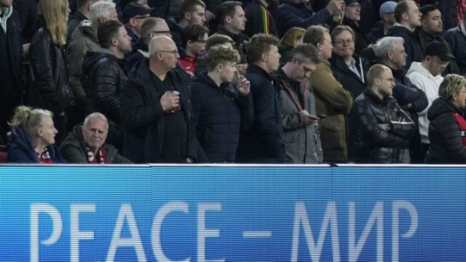 Champions League: Με μήνυμα για την Ουκρανία η μπάλα του τελικού