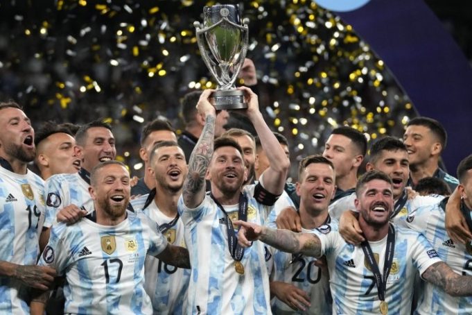 Υπερπρωταθλήτρια κόσμου με ρεσιτάλ Μέσι και σκόρερ Λαουτάρο, Ντι Μαρία και Ντιμπάλα