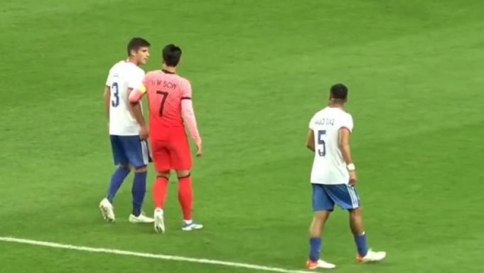 Σον: Σταμάτησε καυγά αντιπάλων σε φιλικό ματς