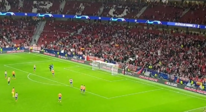 Μάθημα οπαδισμού απ’ τους φίλους της Ατλέτικο, αποθέωσαν τους παίκτες παρά τον οδυνηρό αποκλεισμό