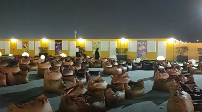 Μουντιάλ 2022: Το Κατάρ χρησιμοποίησε κοντέινερ για να κατασκευάσει ένα fan village στην μέση της ερήμου