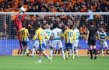 apoel-omonoia uzoho (Small)