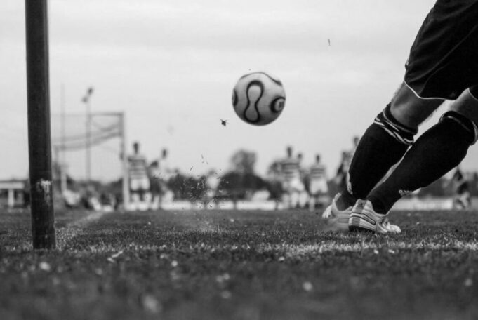 Σοκαριστικές τοποθετήσεις για τον 18χρονο που κατέρρευσε σε ποδοσφαιρικό αγώνα: “Χωρίς να έχει καθόλου αναπνοή..”