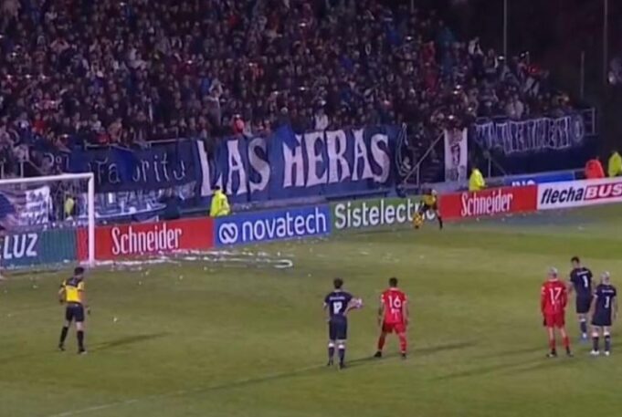 Κωμική εκτέλεση πέναλτι έφερε κίτρινη κάρτα στον εκτελεστή! (ΒΙΝΤΕΟ)