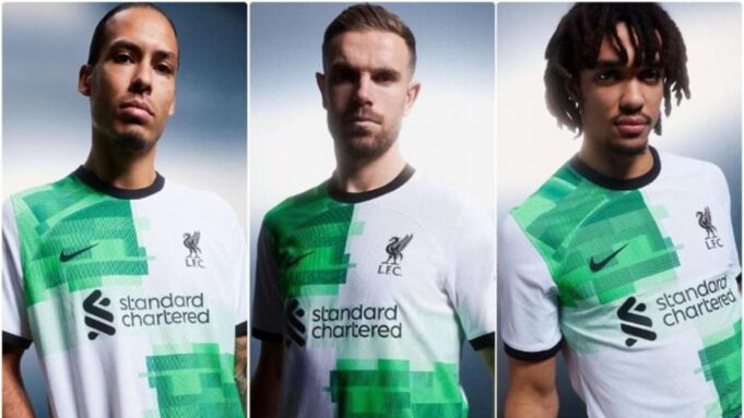 Πράσινη και λευκή η δεύτερη φανέλα της Λίβερπουλ
