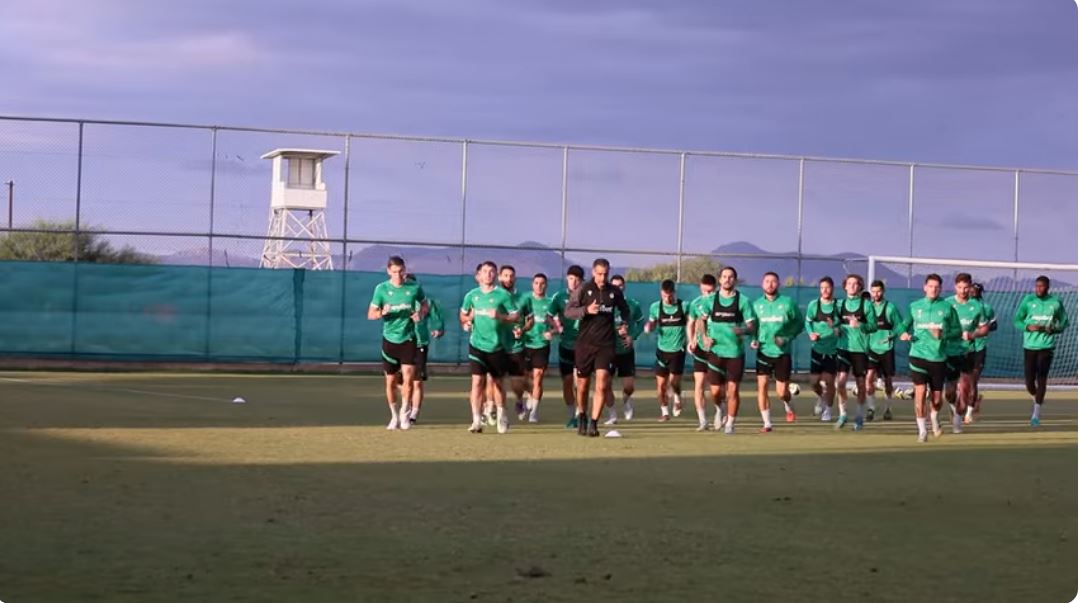 Πλάνα από την προπόνηση της Τρίτης Πλάνα από την προπόνηση της Τρίτης