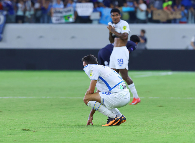 Να φύγουν ξανά από την Κύπρο με σκυμμένο κεφάλι