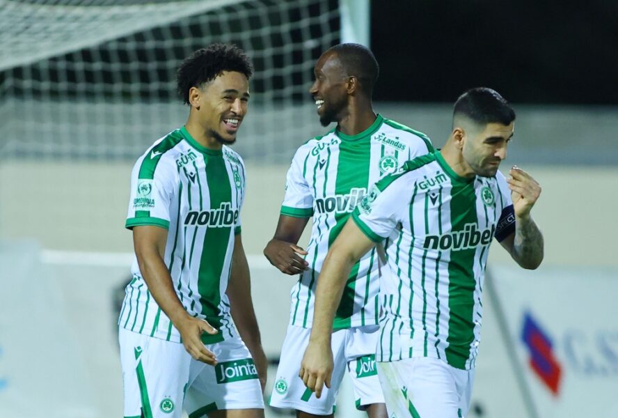 Τον περιμένουν πως και πως…