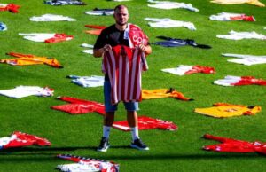 Φίλος της Μονακό κατέχει 1146 φανέλες και γεμίζει μισό γήπεδο (pic)