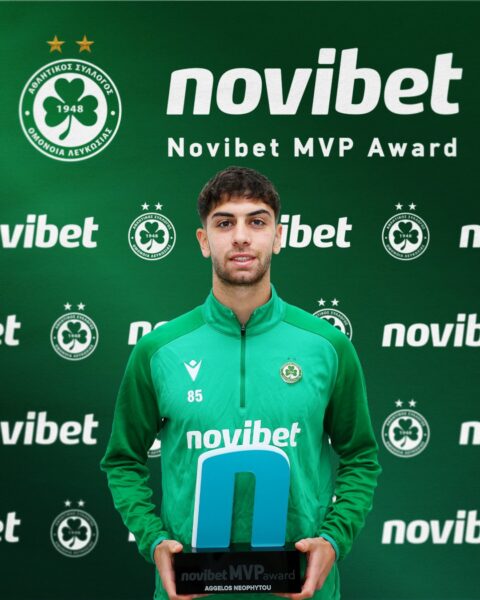 Περήφανη στιγμή για τον Άγγελο! [Φώτο]