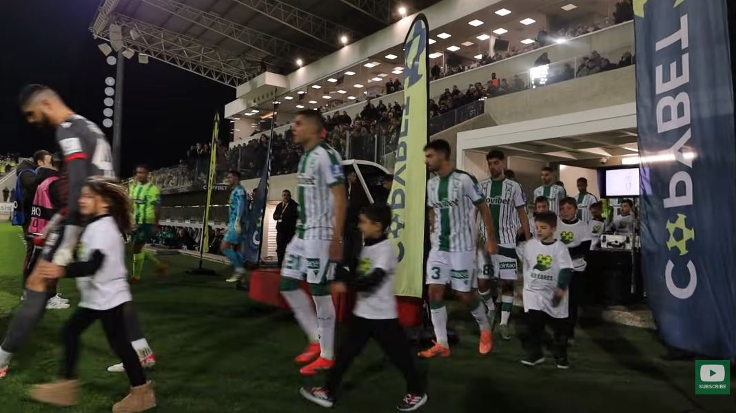 Οι αθέατες στιγμές του ντέρμπι με την ΑΕΚ