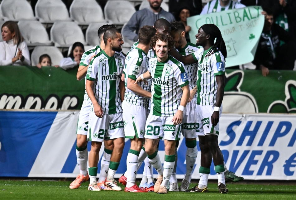 Καλή εκτέλεση φάουλ από τον Αμίν