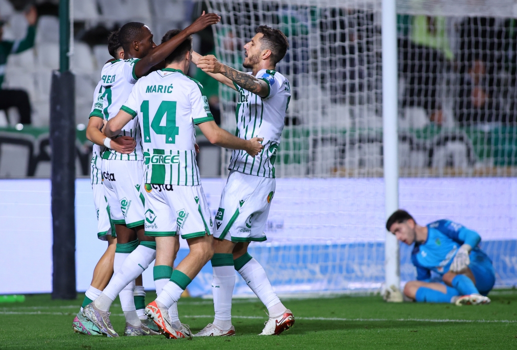 Γουίλι σε μεγάλα κέφια και άνετη τριάρα για το τριφύλλι!