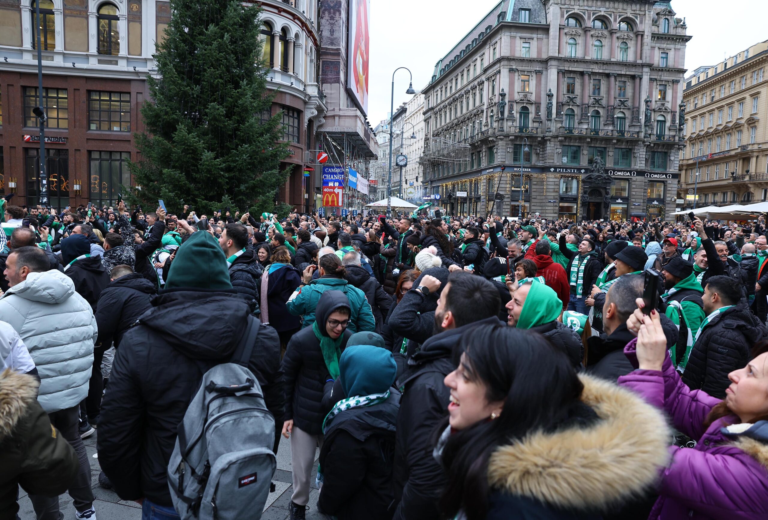 Η Βιέννη είναι καταπράσινη! Βίντεο από το Pregame και την μεγάλη πορεία του Λαού