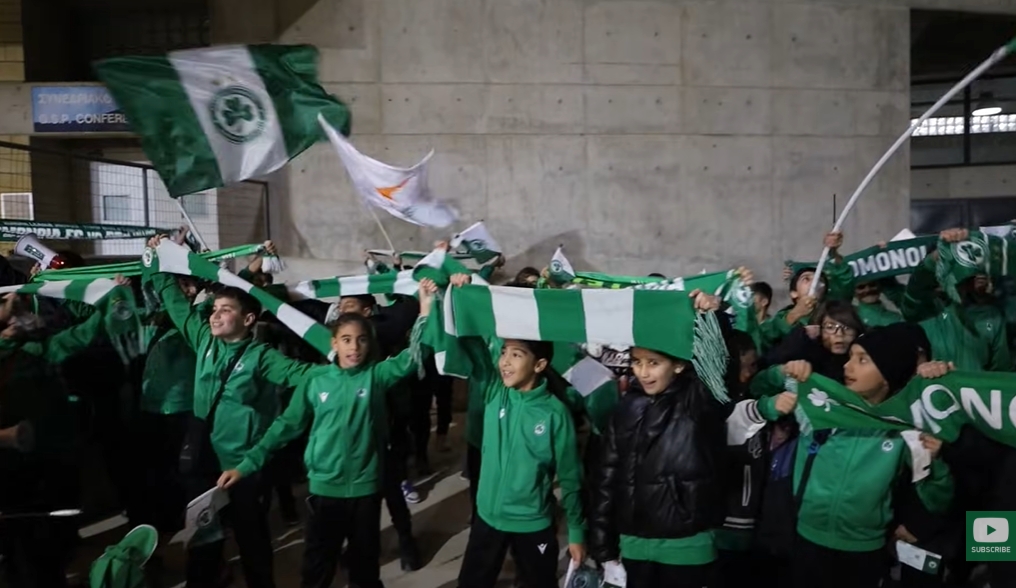 Πανέμορφο σκηνικό με τα μικρά τριφυλλάκια [Παρακάμερα με Αραδίππου]